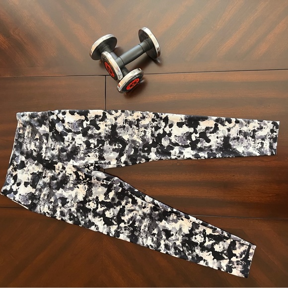 Balance Collection Leggingd - Picture 2 of 5